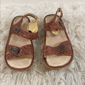 Alegria Vienna Leather morning glory tan velcro two strap sandal Size 36 (6-6.5)